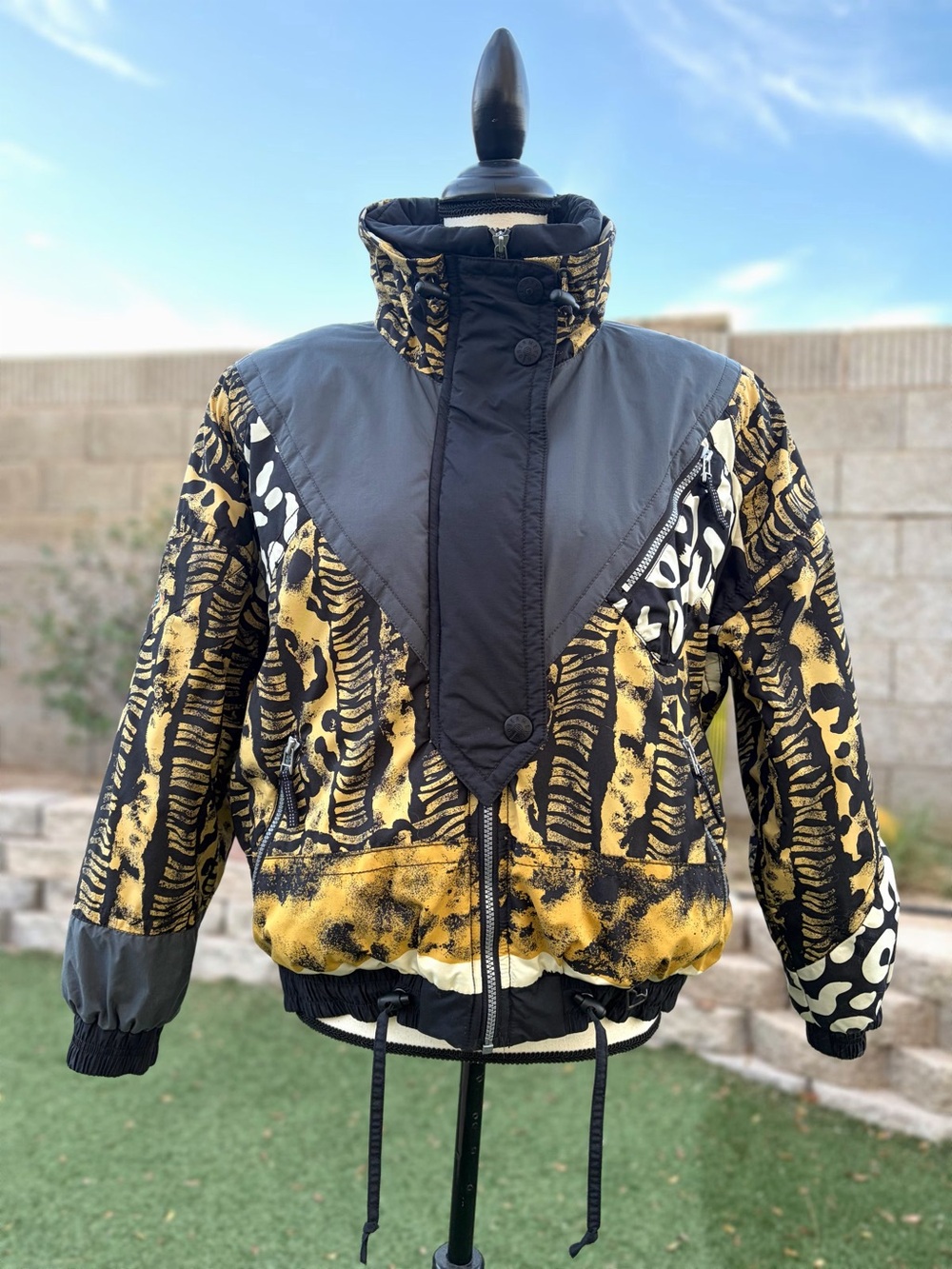 Vintage 90s Obermeyer abstract leopard print assault ski jacket